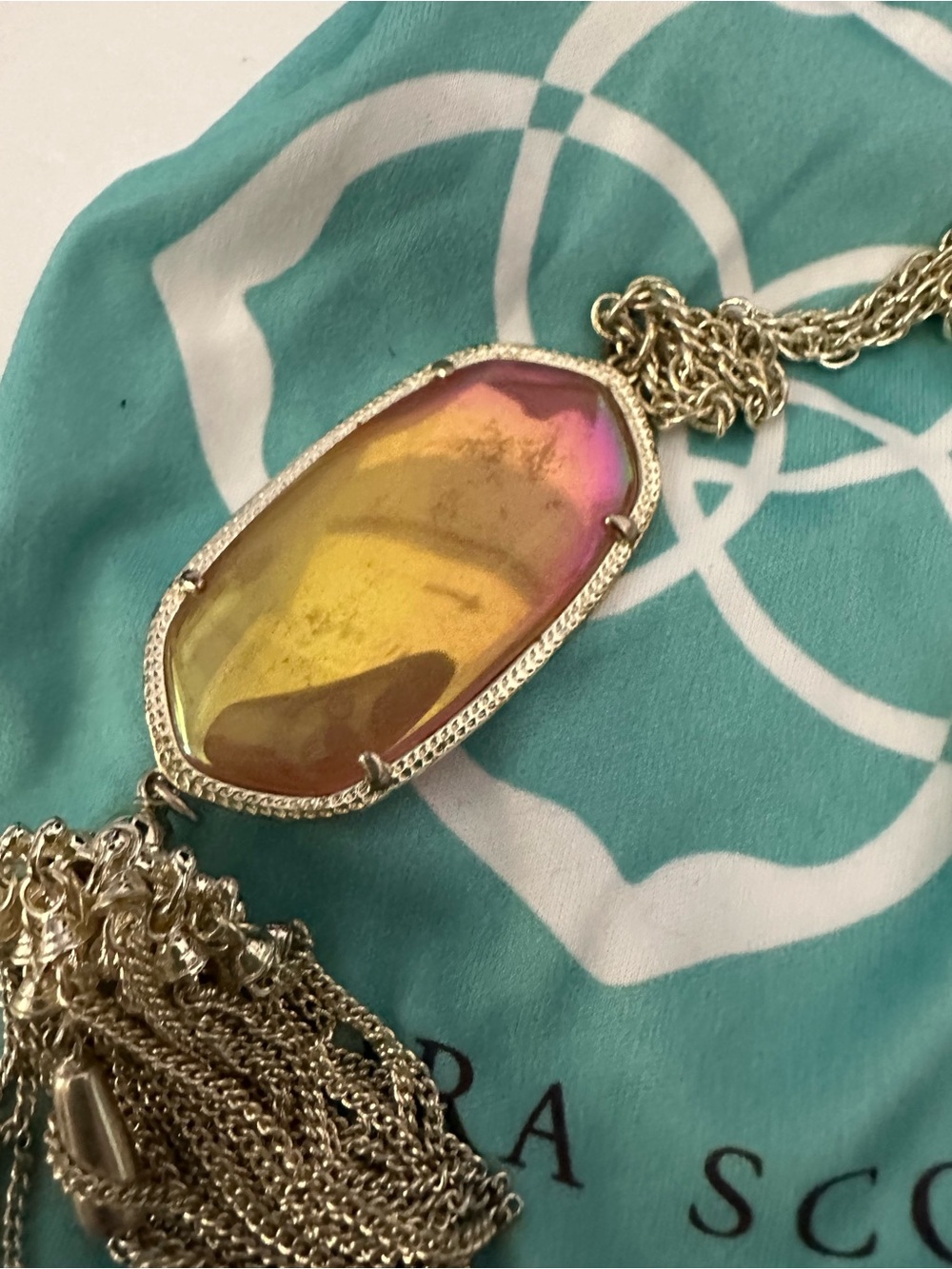 KENDRA SCOTT Rayne Tassel Necklace Light Gold - Picture 4 of 7